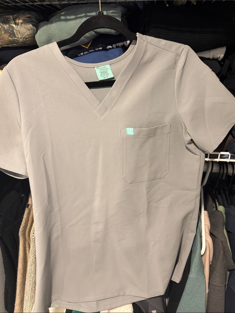 Garde Malade V-Neck scrub set- Light Gray